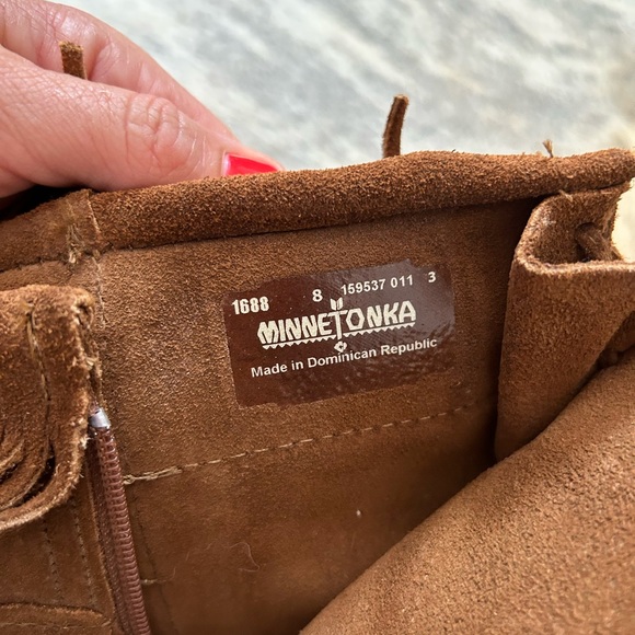 Minnetonka size 8 never worn - Picture 2 of 6